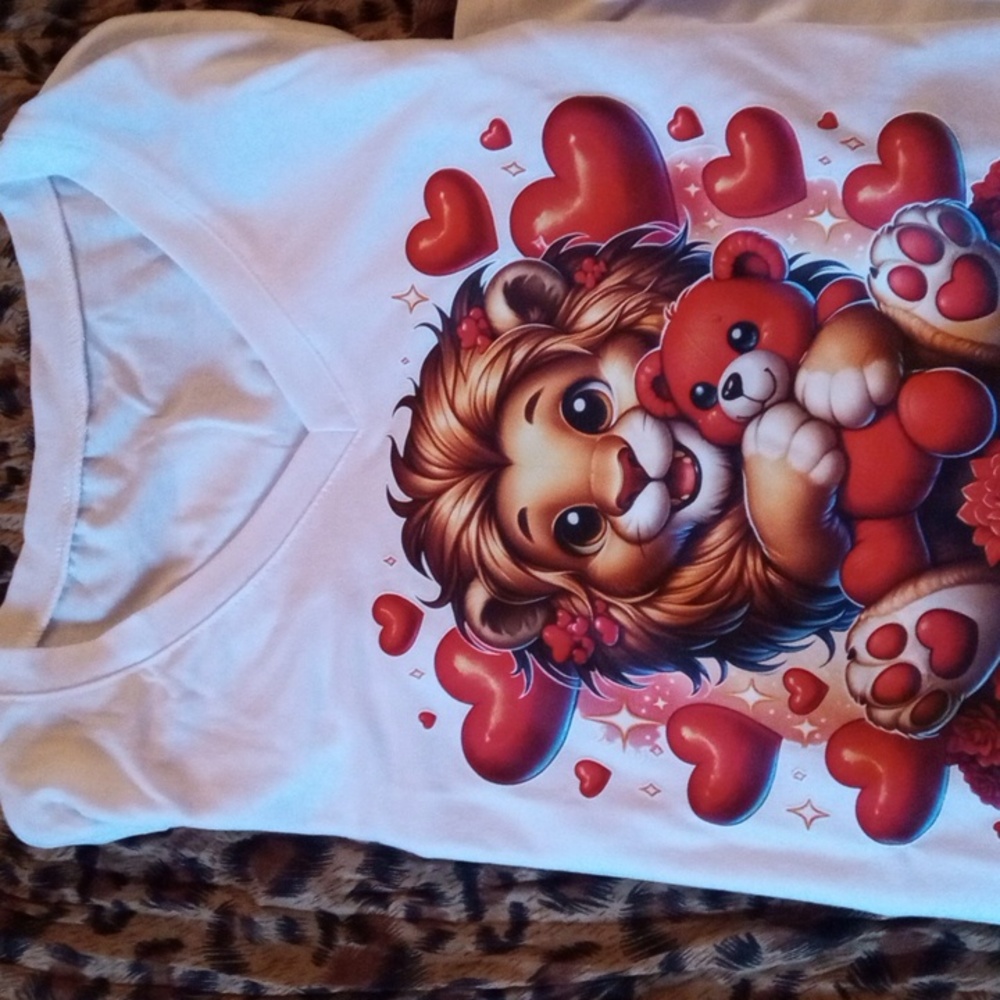 Short sleeve v neck sz large rayon white